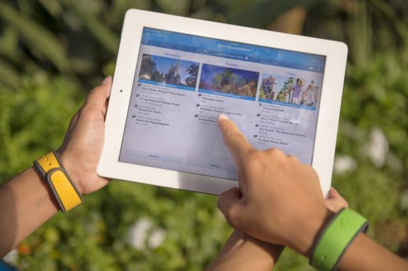 Disney World embraces innovative digital technology - UrbanGeekz