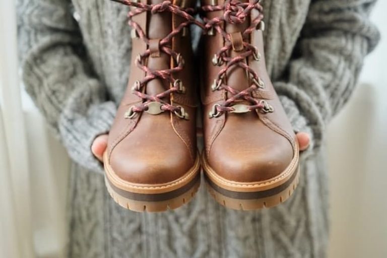 Work Boots: Built for Women in Tech-Driven Trades - UrbanGeekz