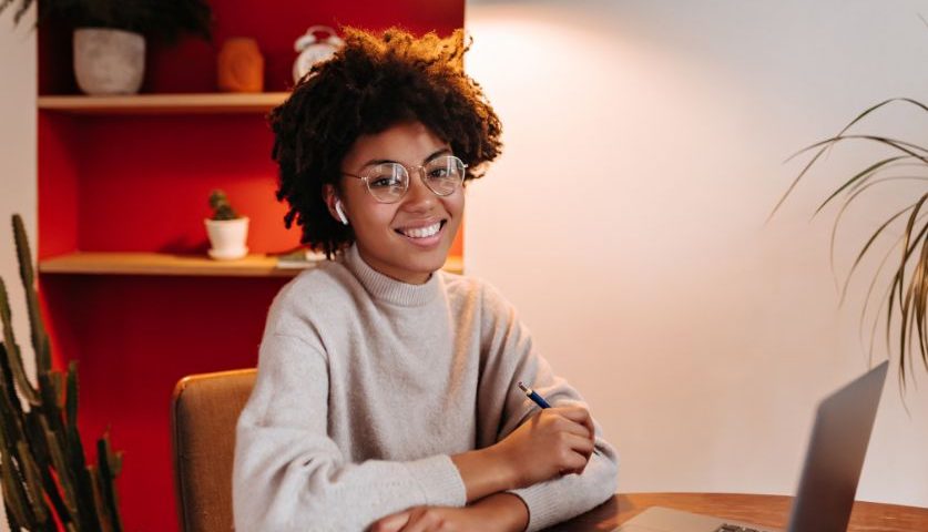 5 Luxe Cashmere Sweaters to Elevate Your Winter Wardrobe