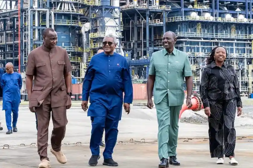 Kenyan President William Ruto and his wife with Dangote Group CEO, Aliko Dangote at Nigerian refinery